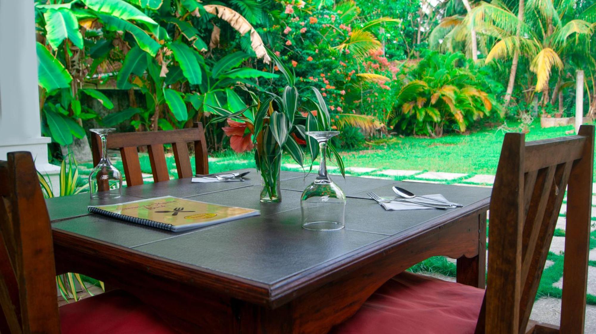 Sunny'S Garden Hotel Ambalangoda  Εξωτερικό φωτογραφία